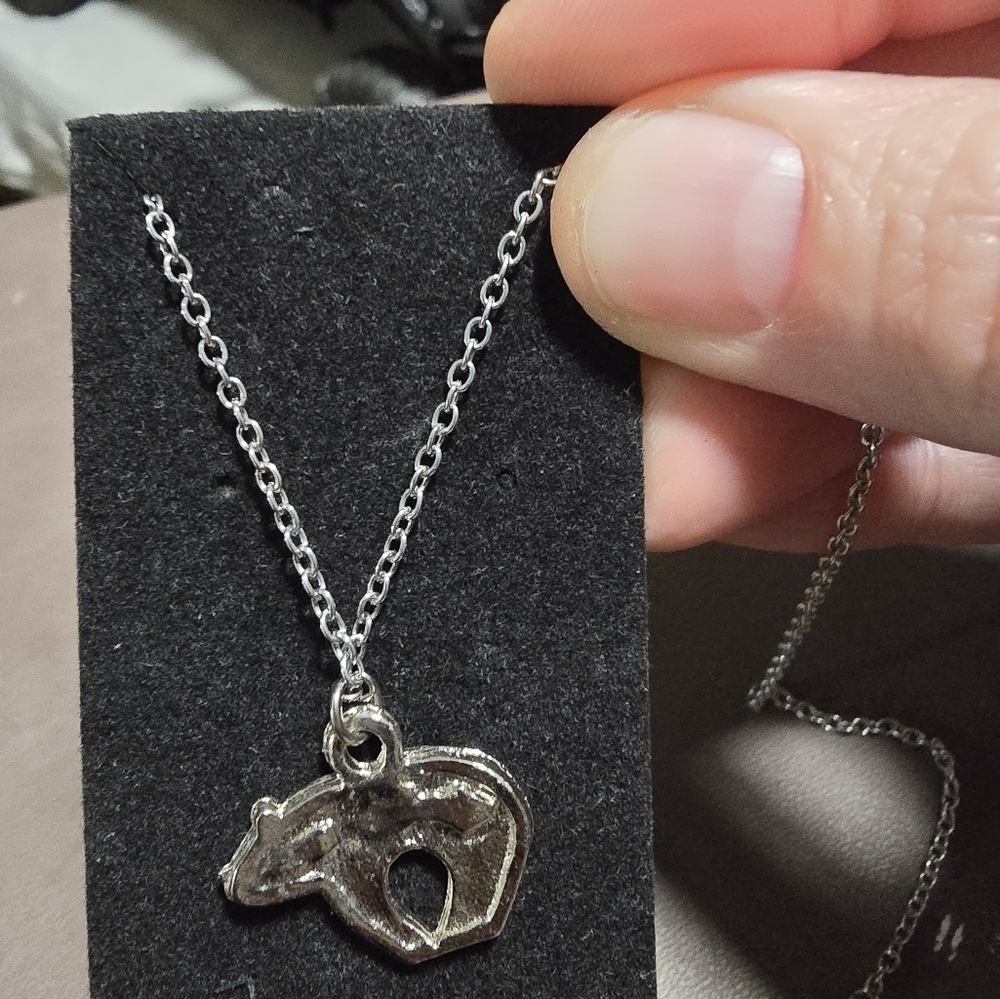Hand painted Southwest Design Silver Tone Bear Pendant Necklace Sz 24" - Picture 2 of 3